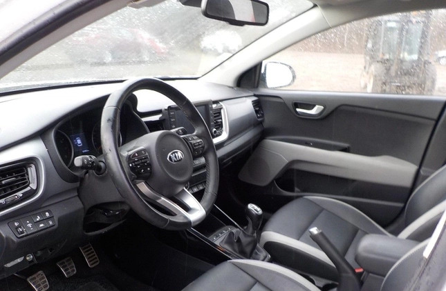 Kia Stonic cena 35900 przebieg: 64960, rok produkcji 2018 z Dobrodzień małe 277
